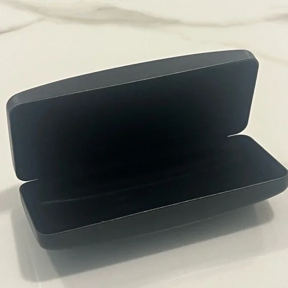 Versace Black Sunglasses/ Eyeglass Case, box & cleaning cloth - Picture 6 of 8